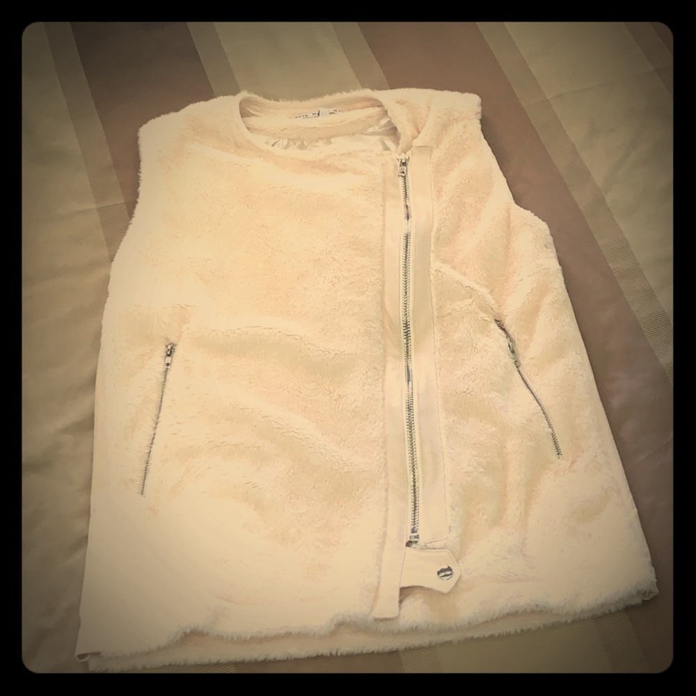 Hyfve Vest~ M~ Pristine